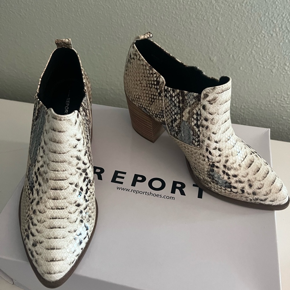 Report Women's Snakeskin Ankle Boots - Cream
